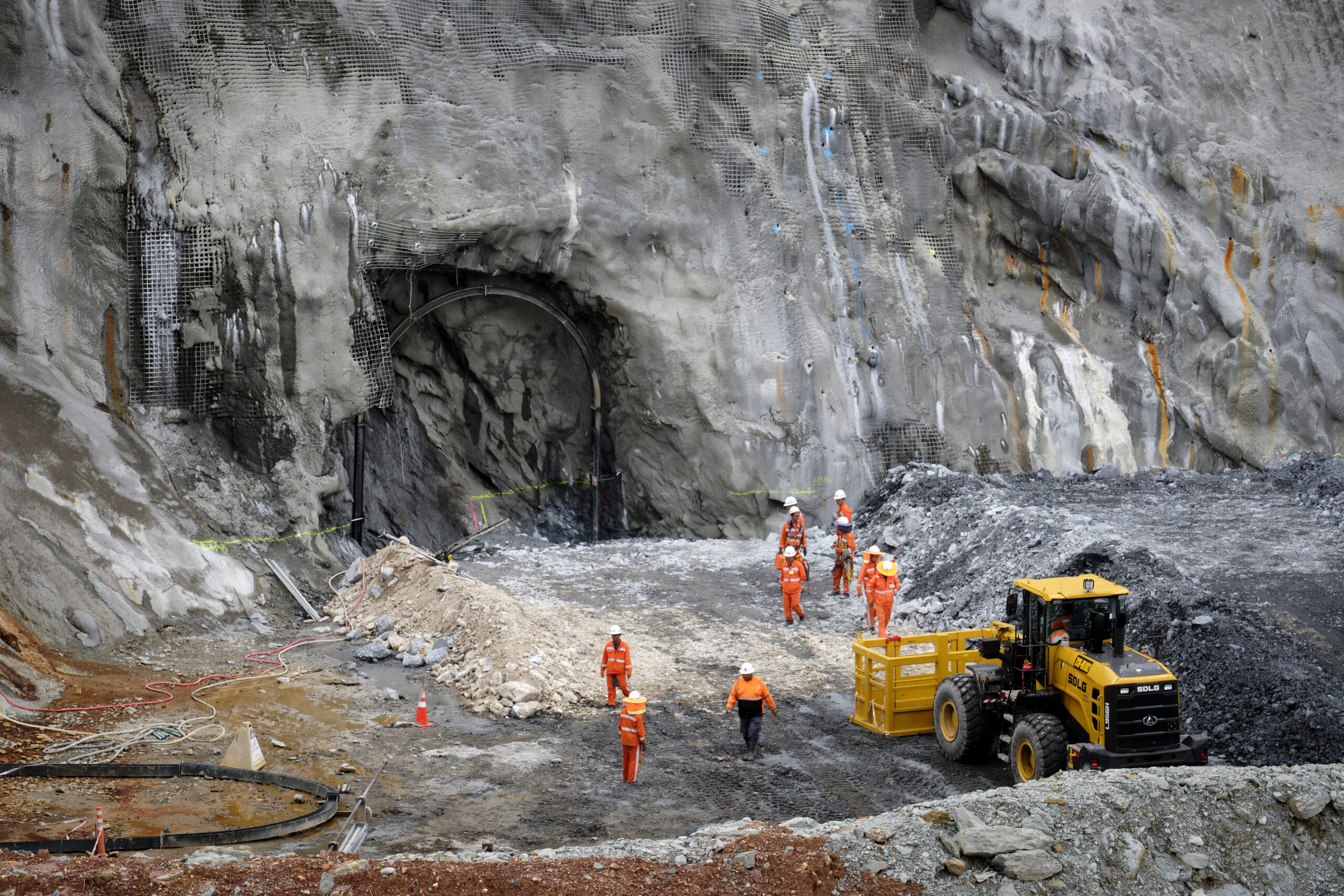 Phubia Mining Tunnel Construction (2015)